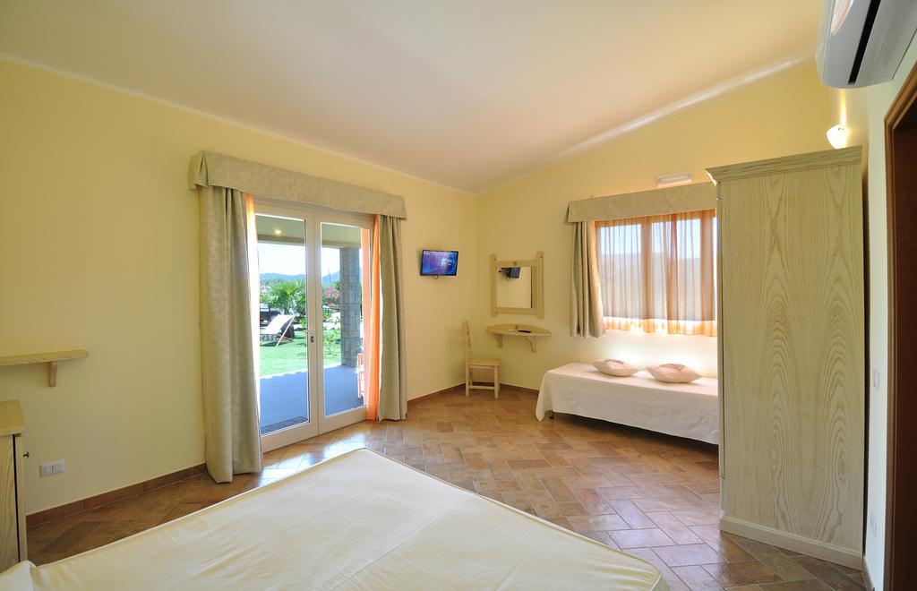 Affittacamere B&B La Villa Dei Graniti 维拉西米乌斯 外观 照片