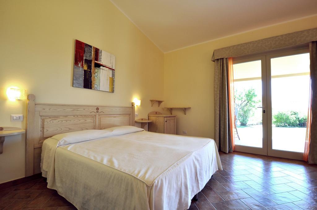 Affittacamere B&B La Villa Dei Graniti 维拉西米乌斯 客房 照片