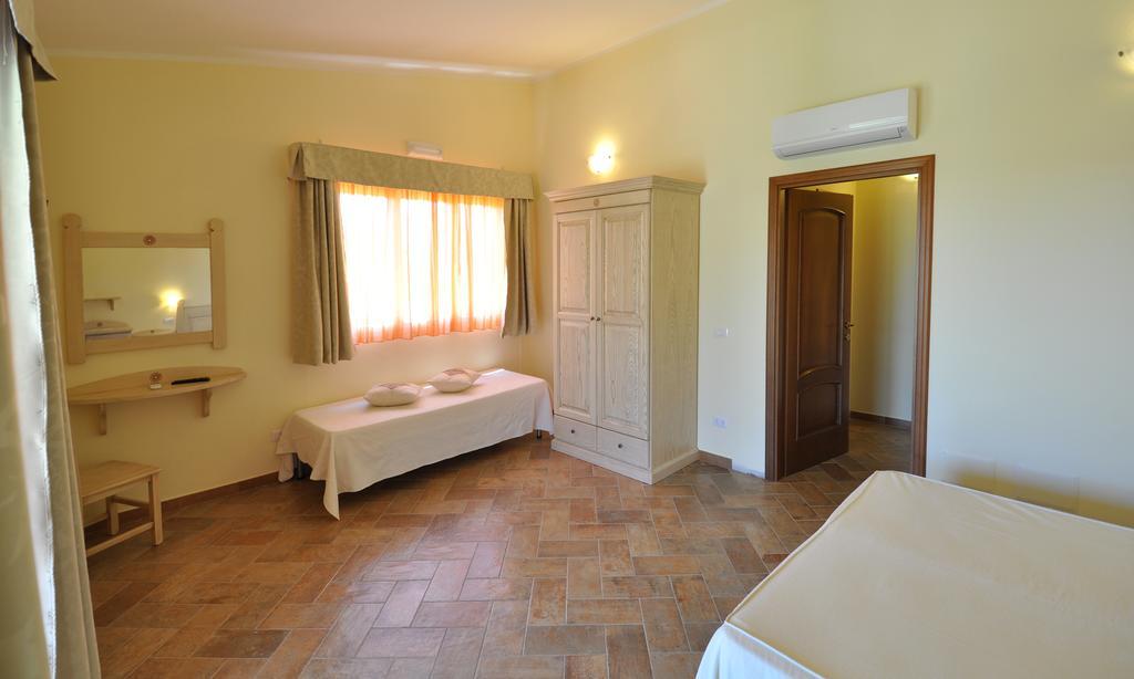 Affittacamere B&B La Villa Dei Graniti 维拉西米乌斯 客房 照片