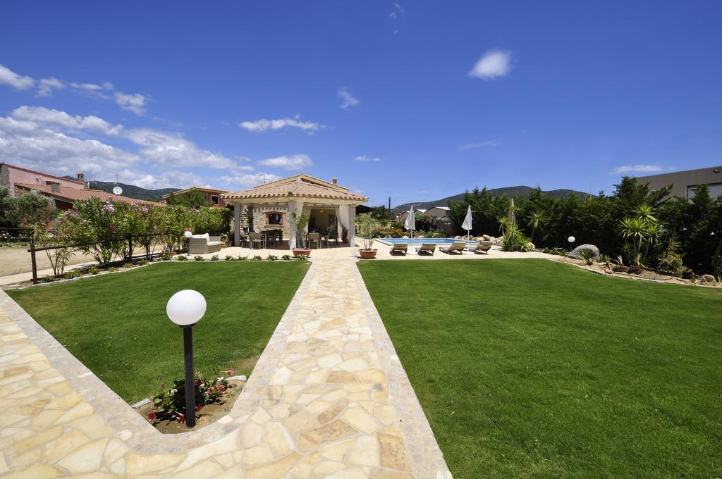 Affittacamere B&B La Villa Dei Graniti 维拉西米乌斯 外观 照片